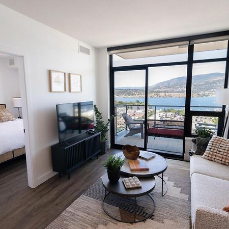 Awesome View 21 Two Bedroom One Bath Downtown Lake View Near Beach Келоуна Екстер'єр фото