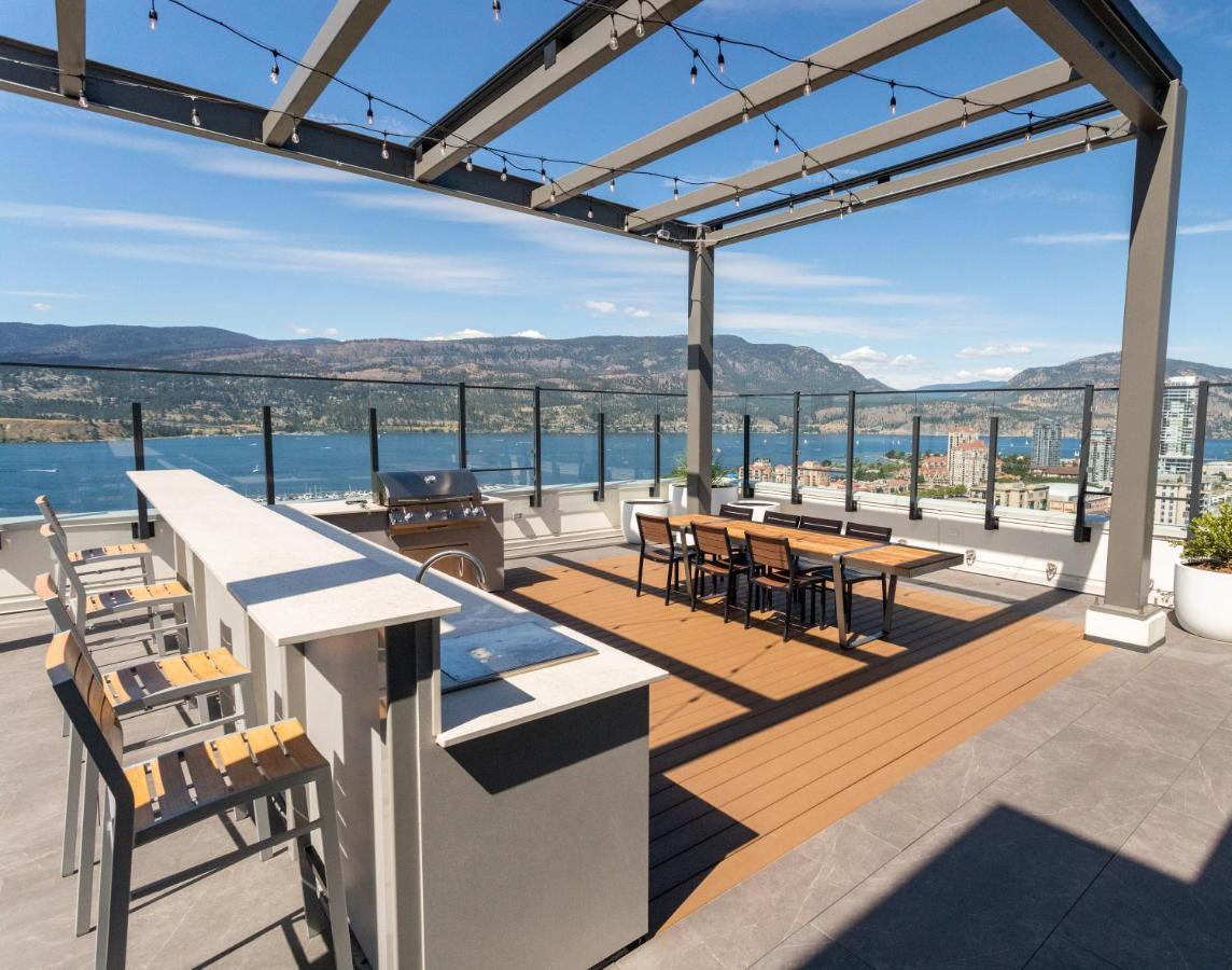 Awesome View 21 Two Bedroom One Bath Downtown Lake View Near Beach Келоуна Екстер'єр фото