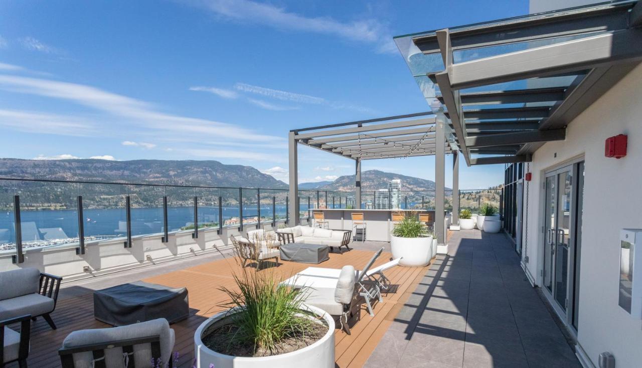 Awesome View 21 Two Bedroom One Bath Downtown Lake View Near Beach Келоуна Екстер'єр фото